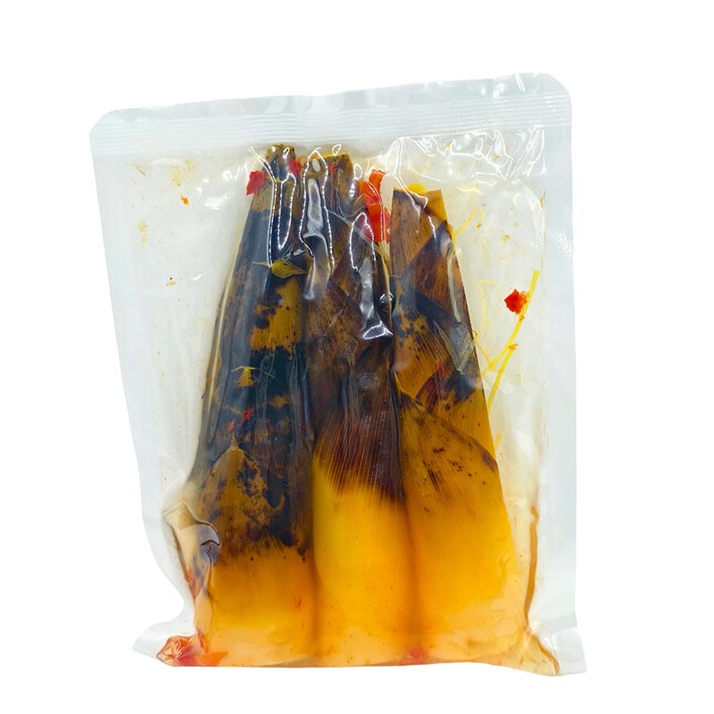 Pousses de bambou épluchées à la main
